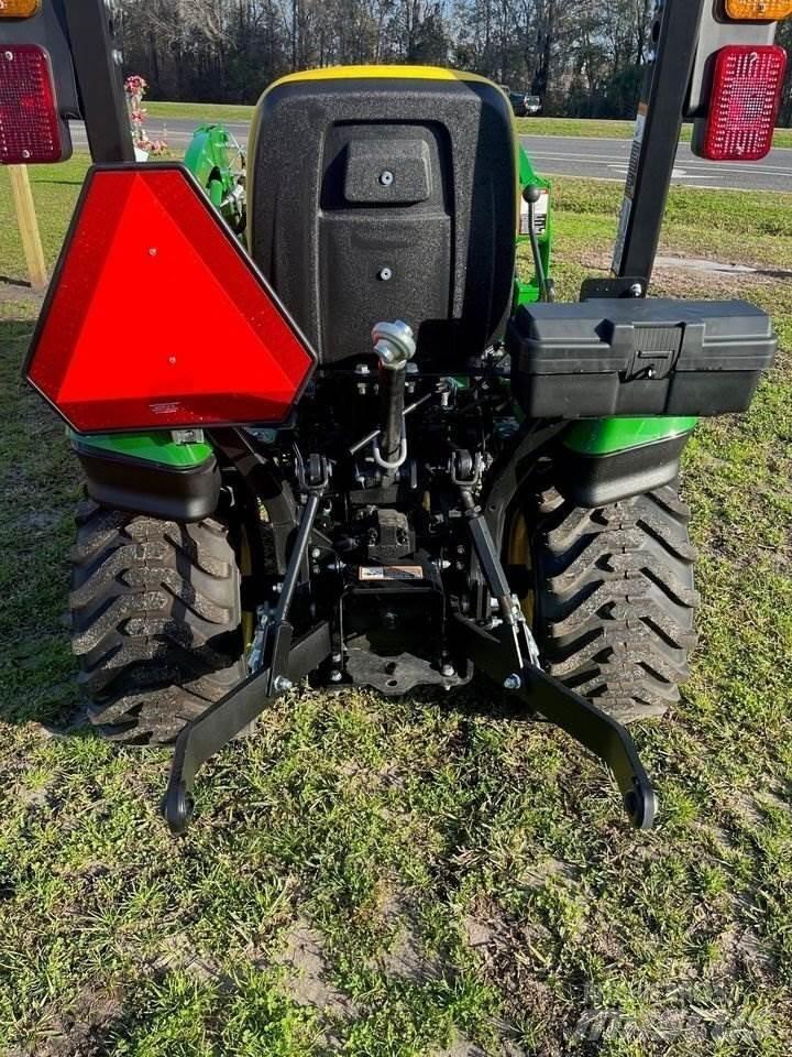John Deere 1025R Kompakte traktorer