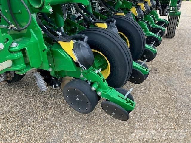 John Deere 1795 Plantemaskiner