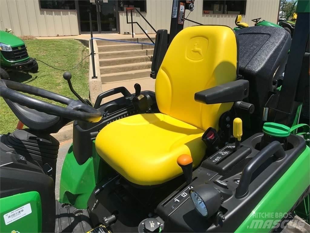 John Deere 2025R Kompakte traktorer