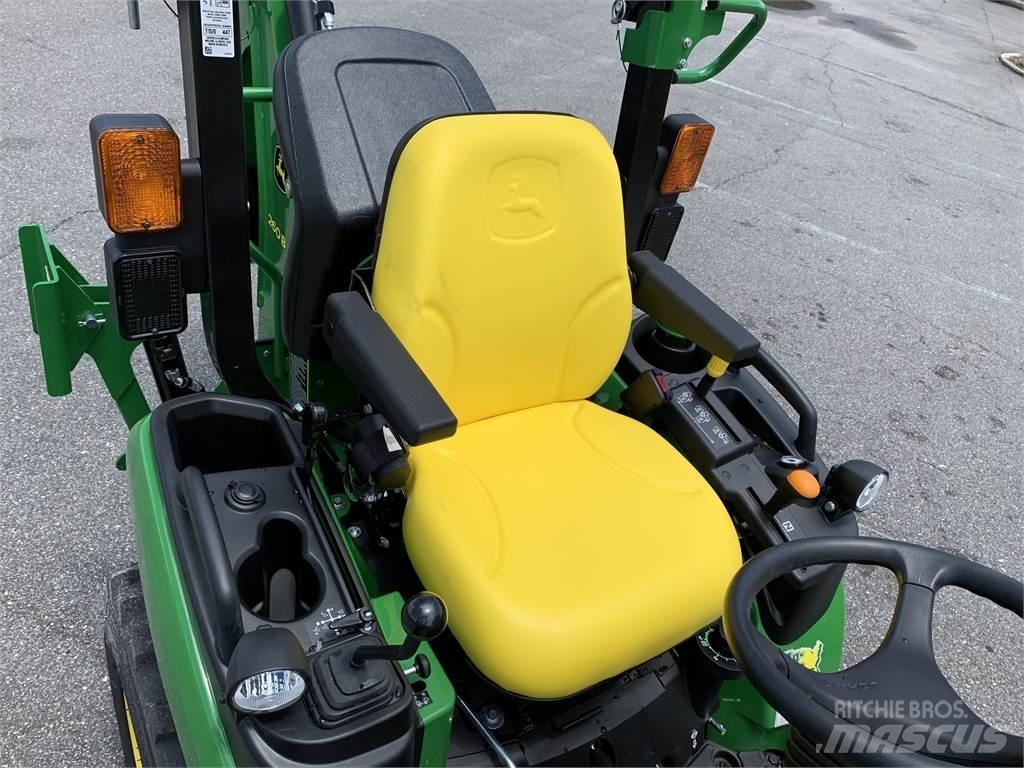 John Deere 2025R Kompakte traktorer