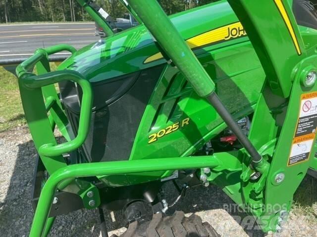 John Deere 2025R Kompakte traktorer