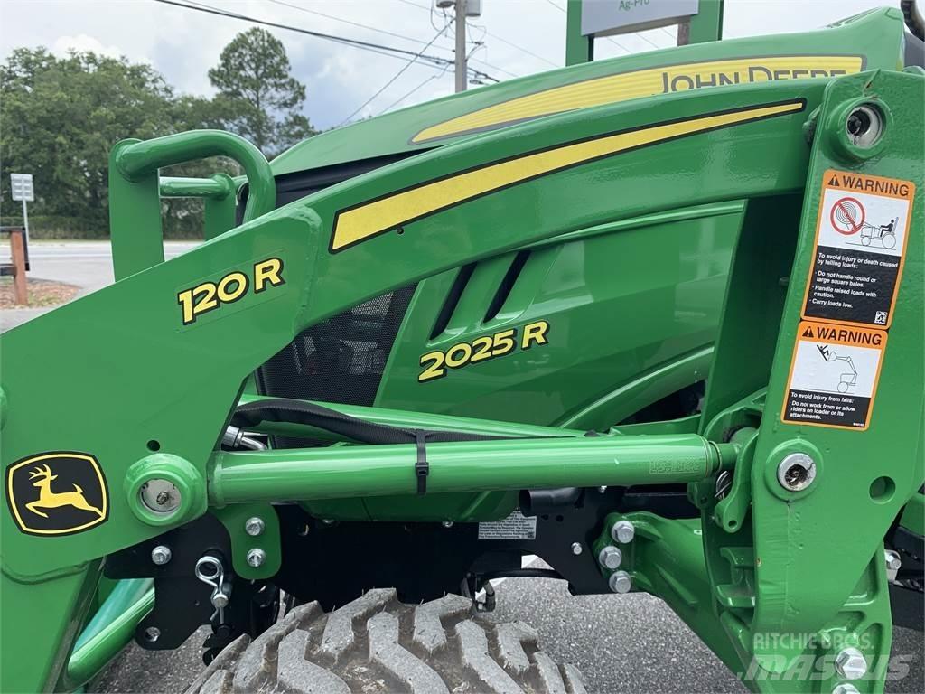 John Deere 2025R Kompakte traktorer