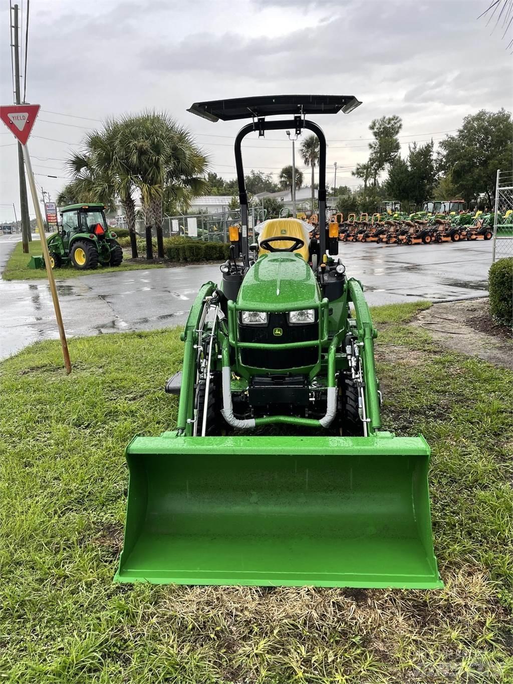 John Deere 2025R Kompakte traktorer