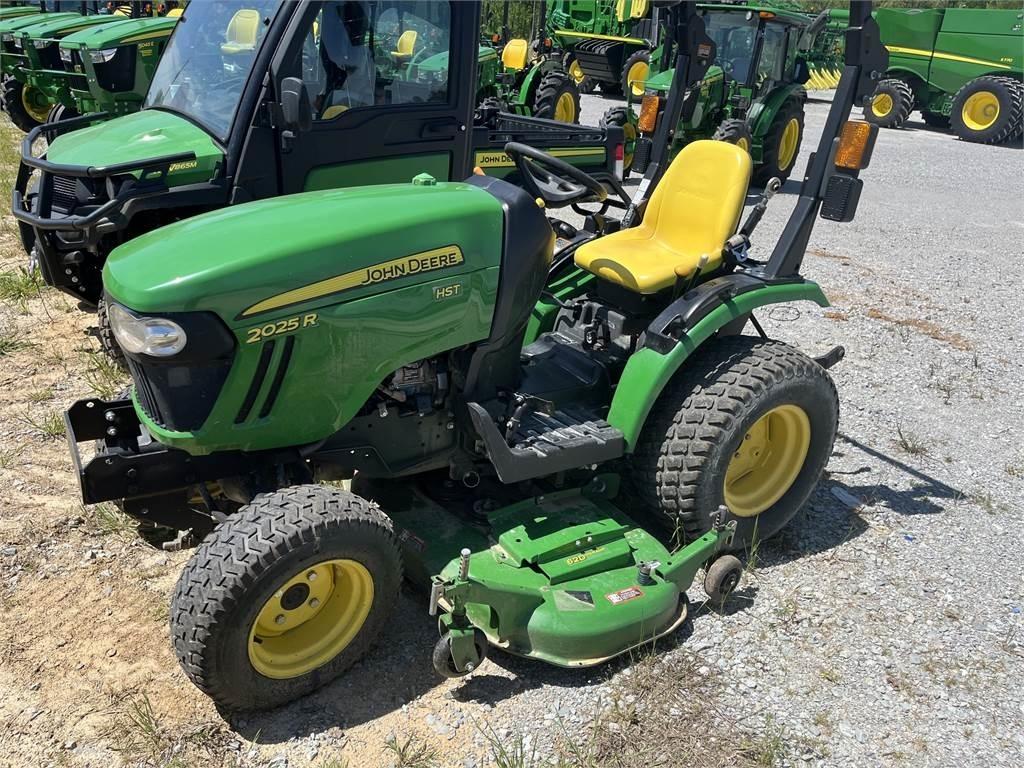 John Deere 2025R Kompakte traktorer