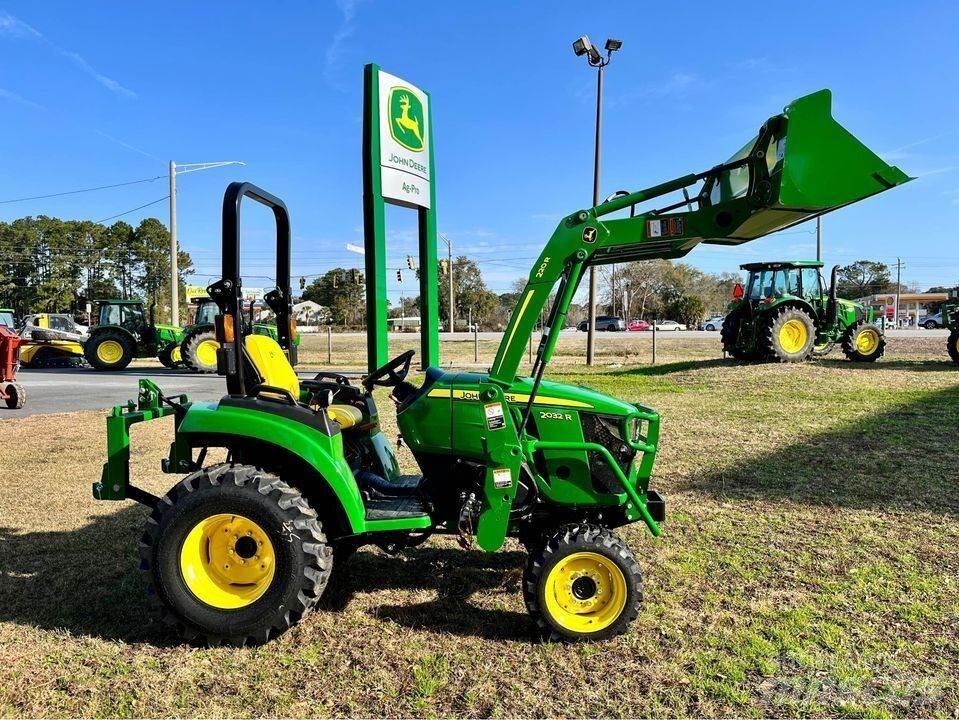 John Deere 2032R Kompakte traktorer