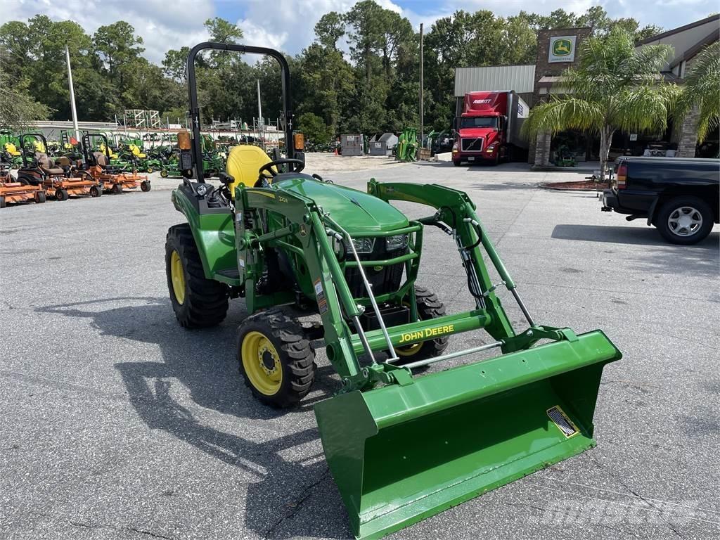 John Deere 2038R Kompakte traktorer