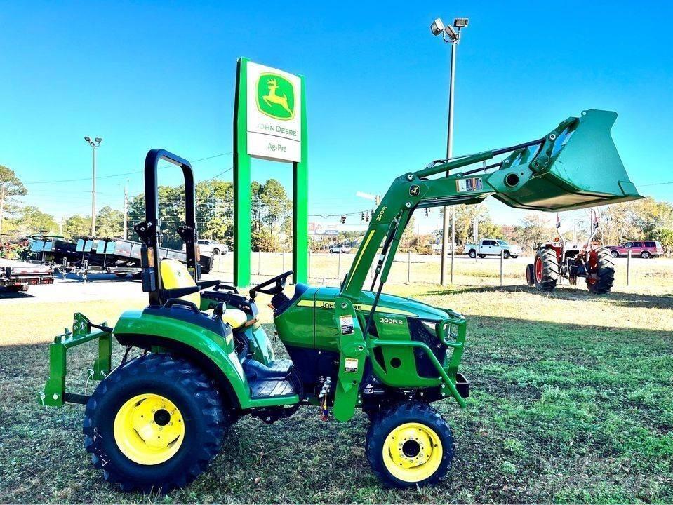 John Deere 2038R Kompakte traktorer