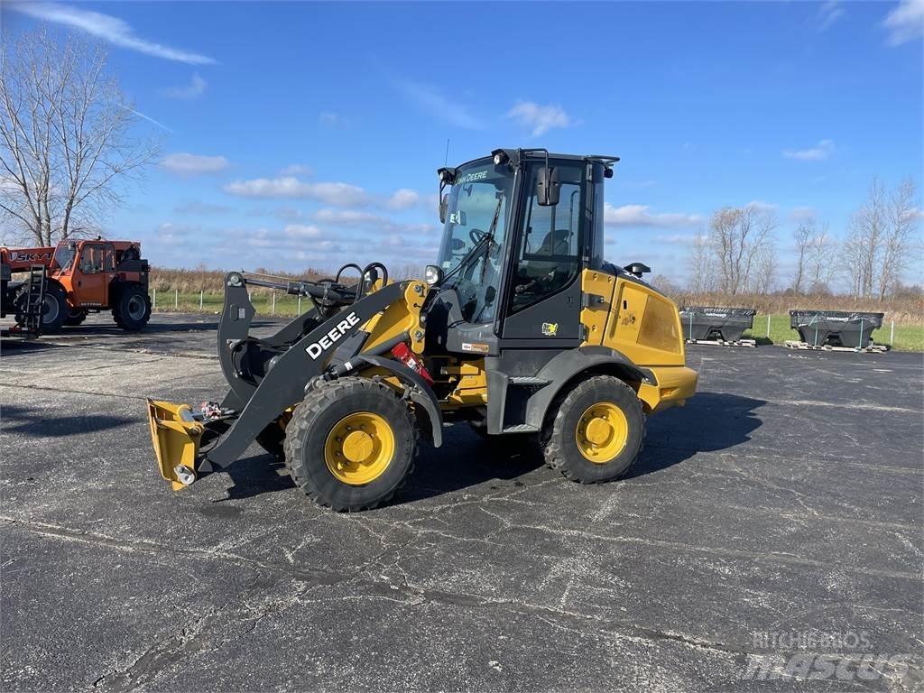 John Deere 244L Minilæsser - knækstyret