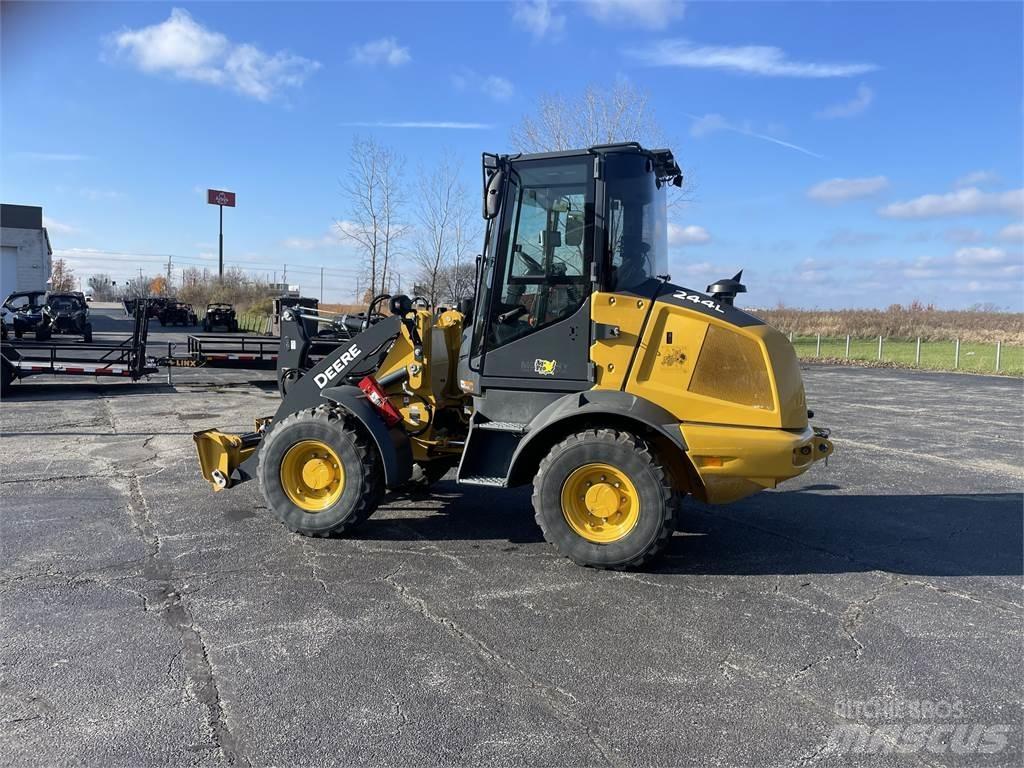 John Deere 244L Minilæsser - knækstyret