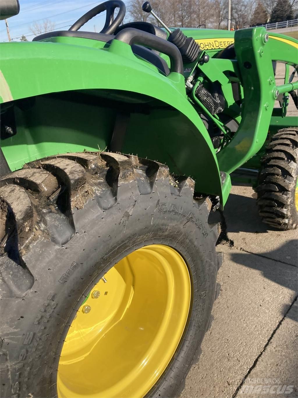John Deere 3025D Kompakte traktorer