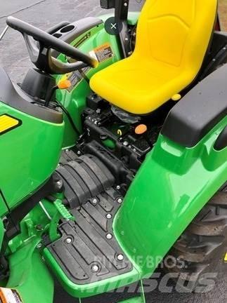 John Deere 3025D Kompakte traktorer