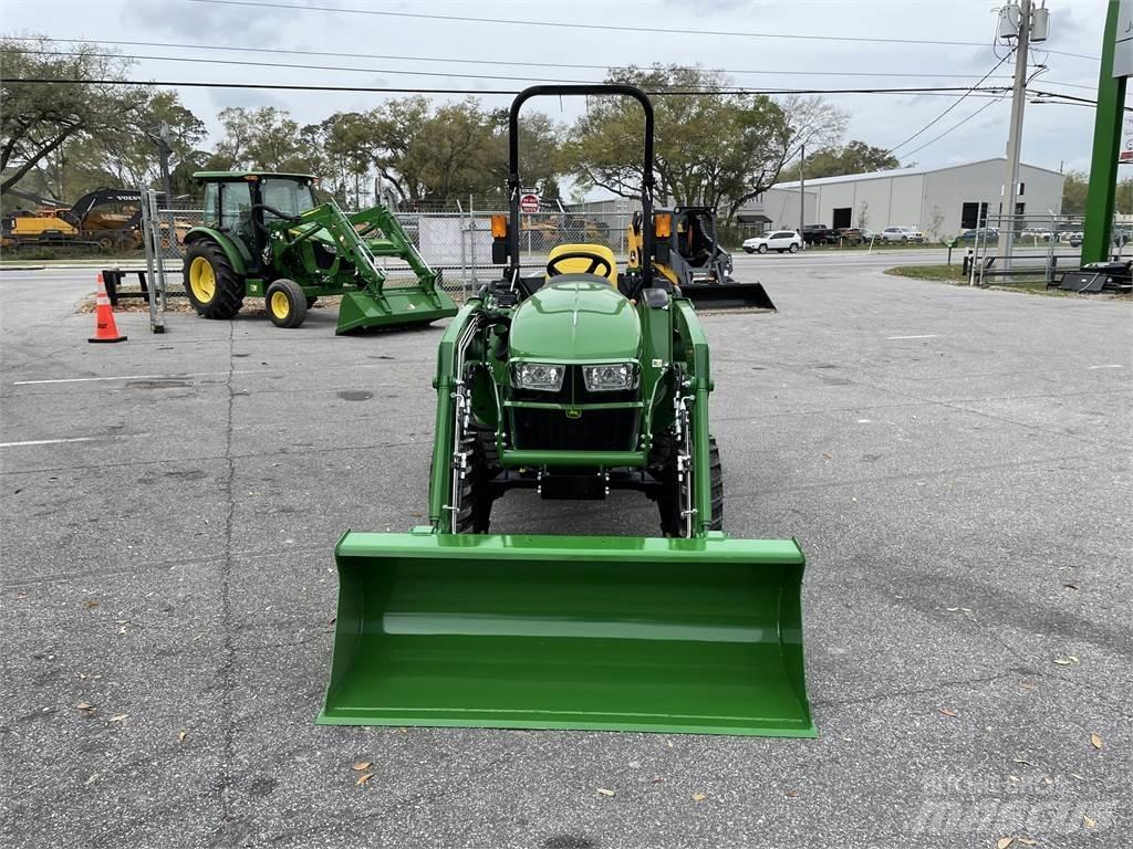 John Deere 3032E Kompakte traktorer