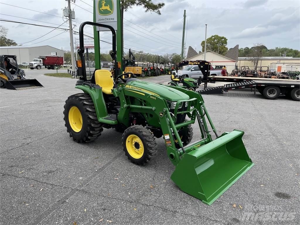 John Deere 3032E Kompakte traktorer