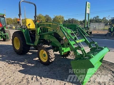 John Deere 3033R Kompakte traktorer