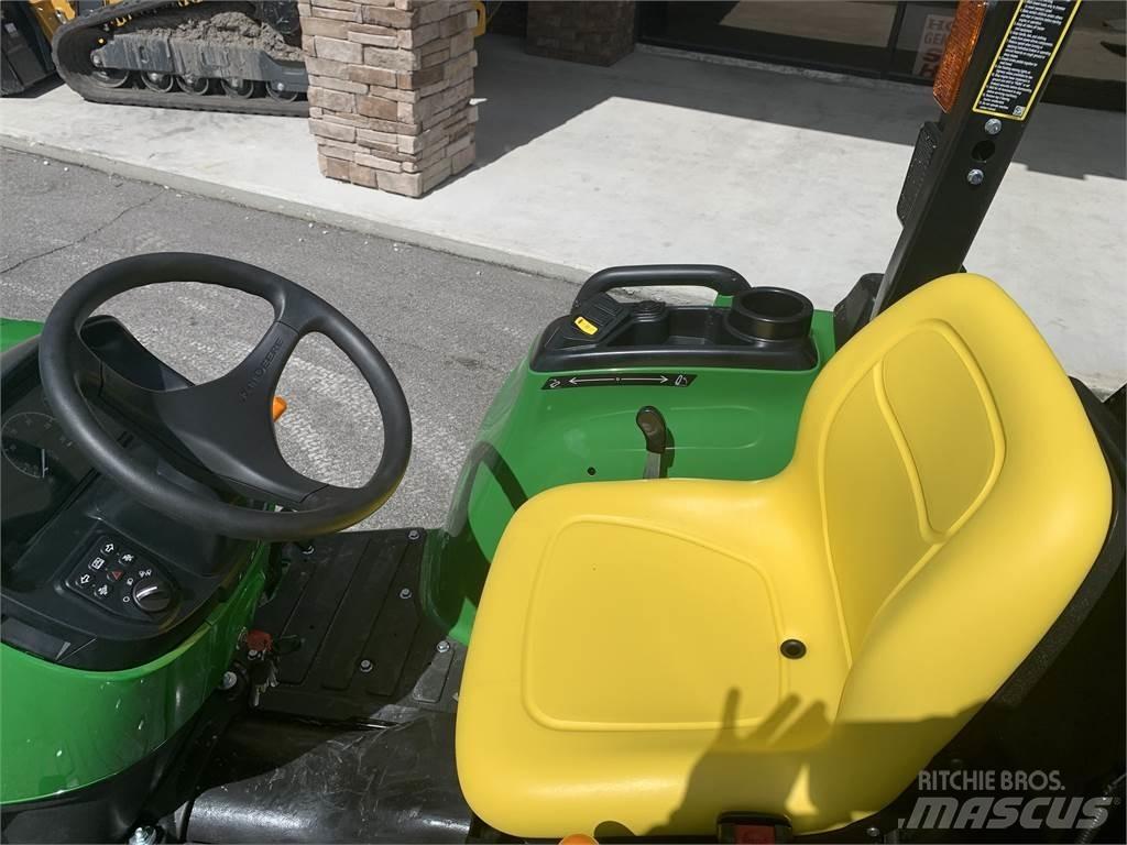 John Deere 3038E Kompakte traktorer