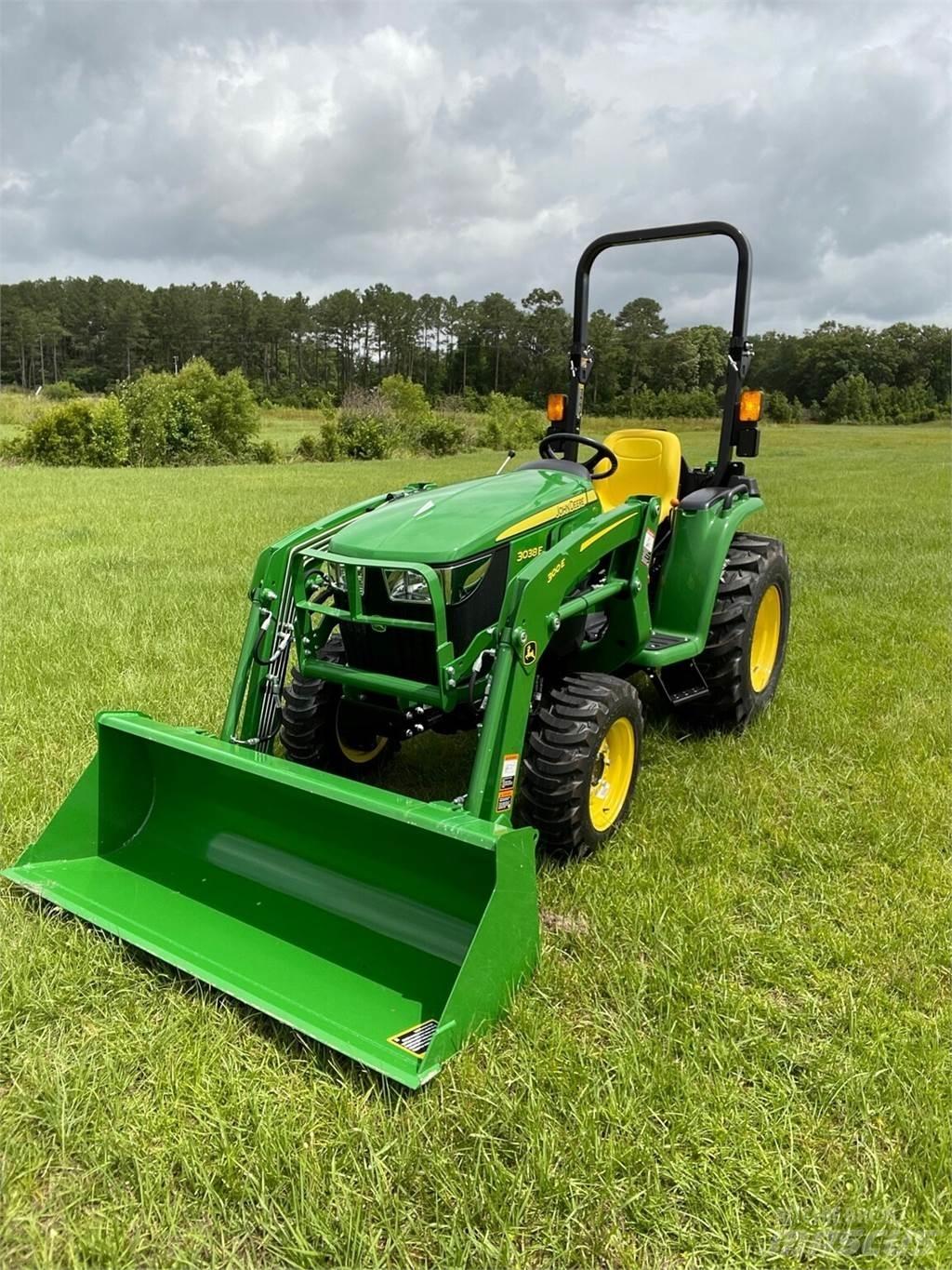 John Deere 3038E Kompakte traktorer