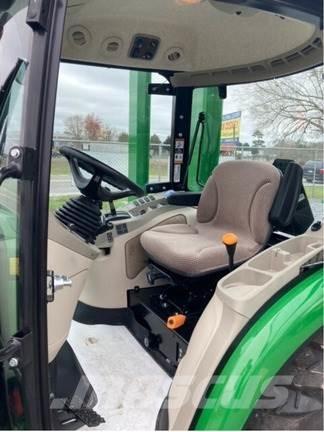 John Deere 3046R Traktorer