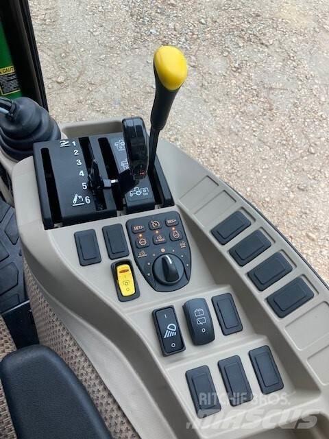 John Deere 3046R Traktorer
