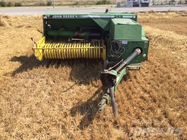 John Deere 349 Pressere til firkantede baller