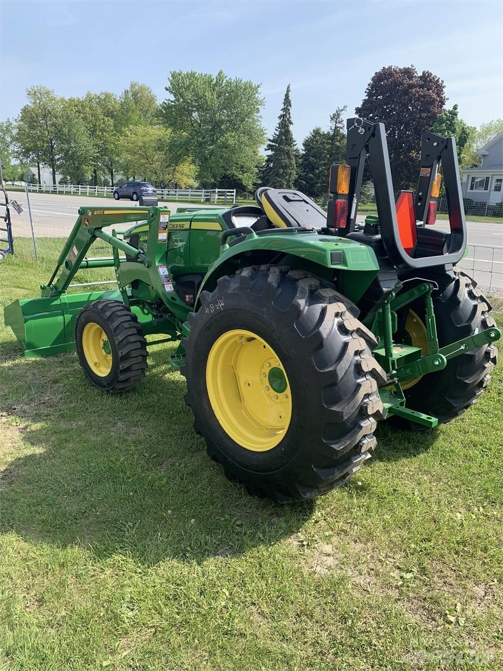 John Deere 4044M Traktorer