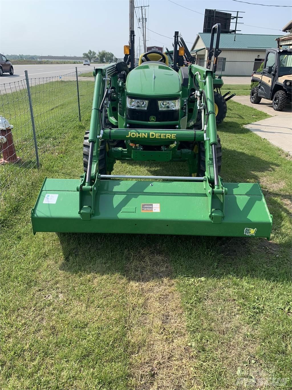 John Deere 4044M Traktorer