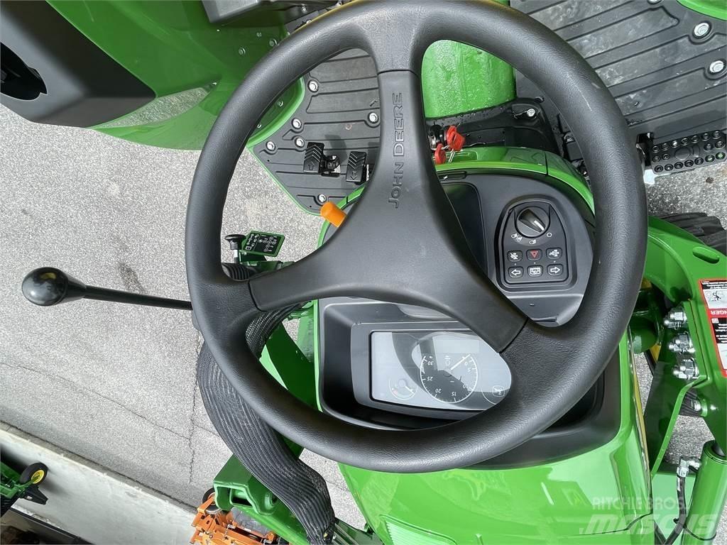 John Deere 4052M Traktorer