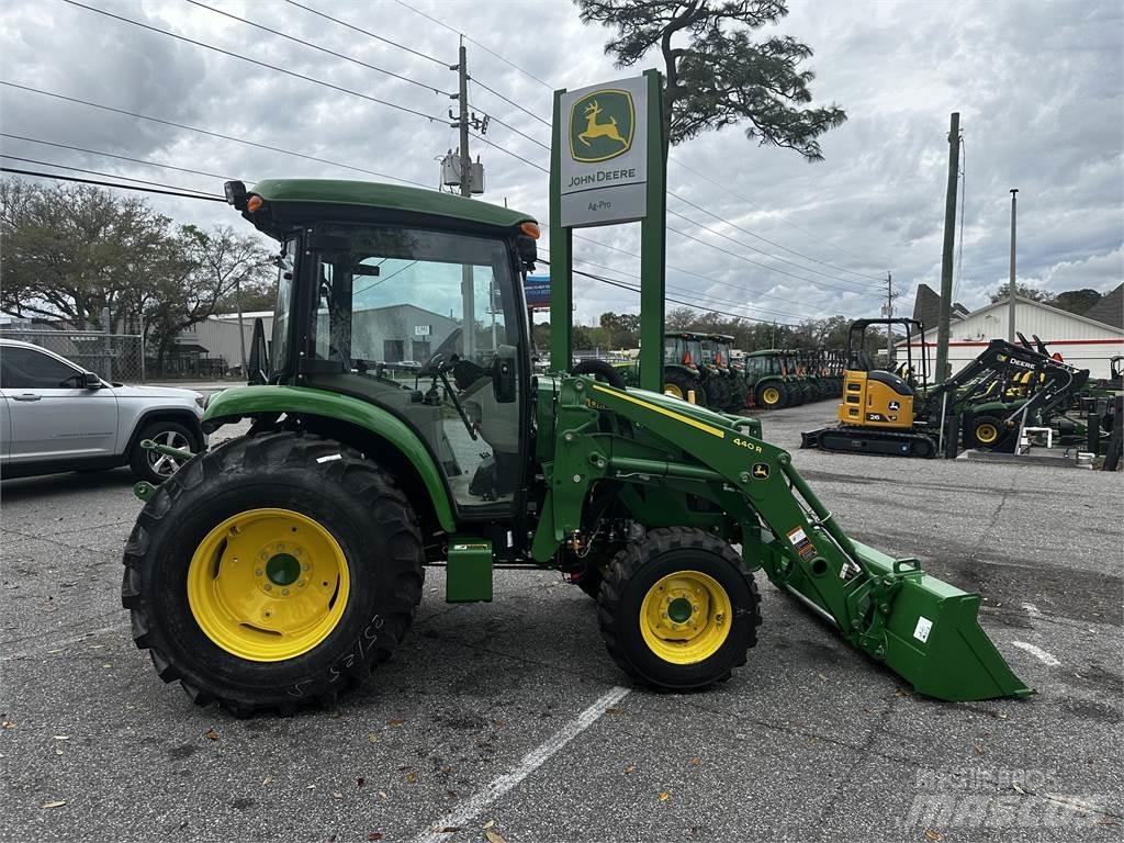 John Deere 4066R Traktorer