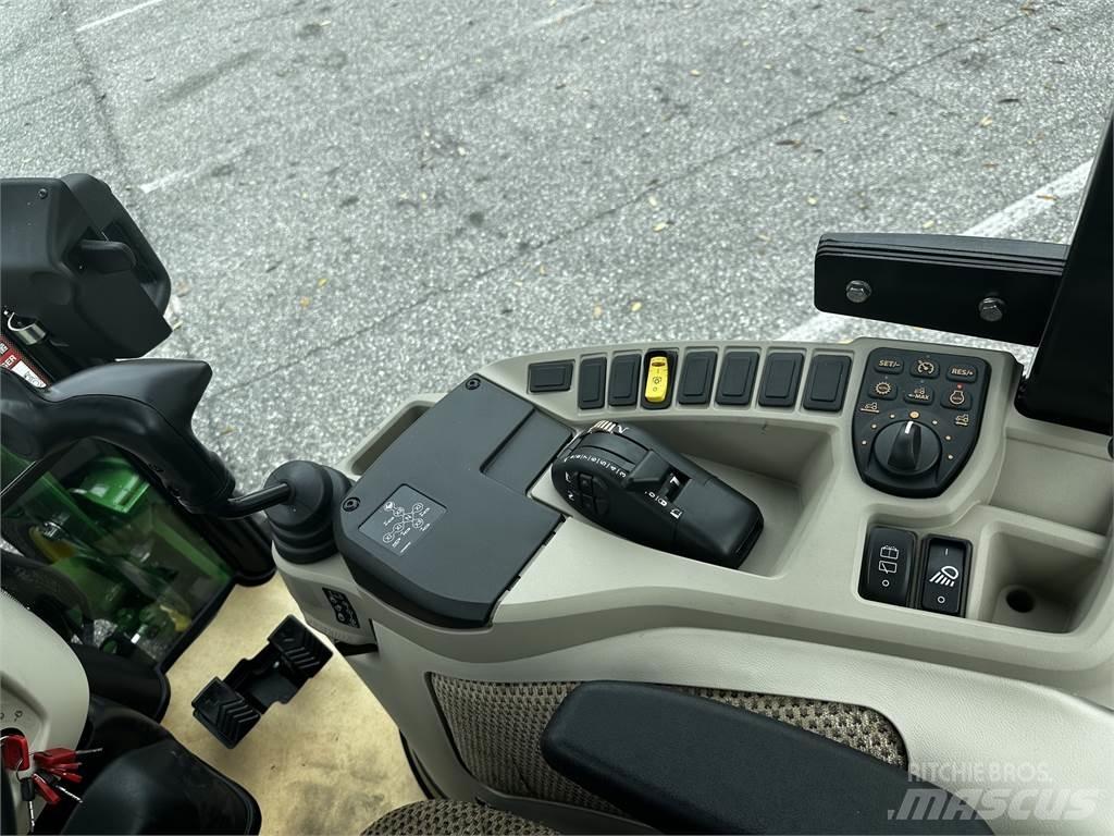 John Deere 4066R Traktorer
