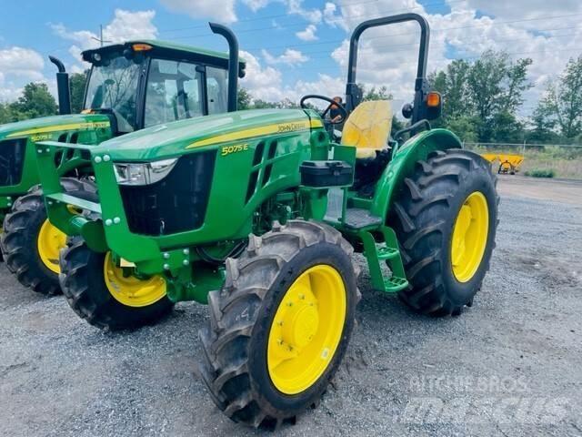 John Deere 5075E Traktorer