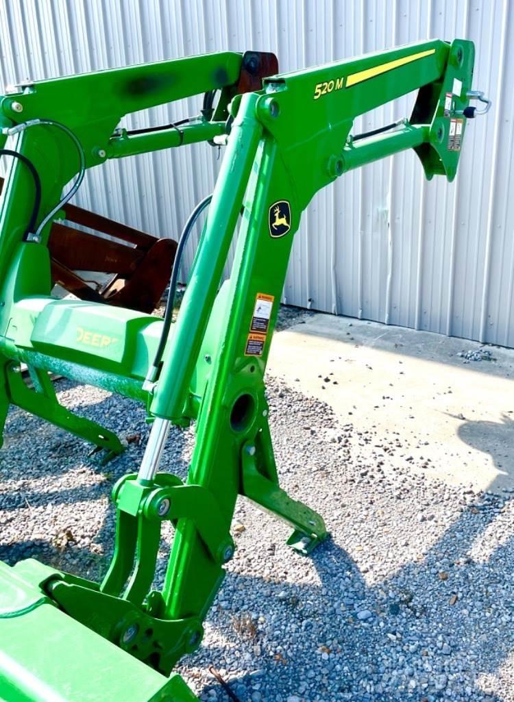 John Deere 520m Traktorer