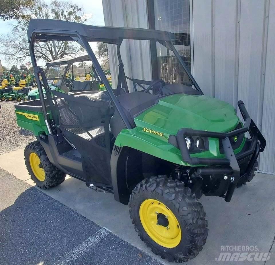 John Deere 560E Hjælpemaskiner