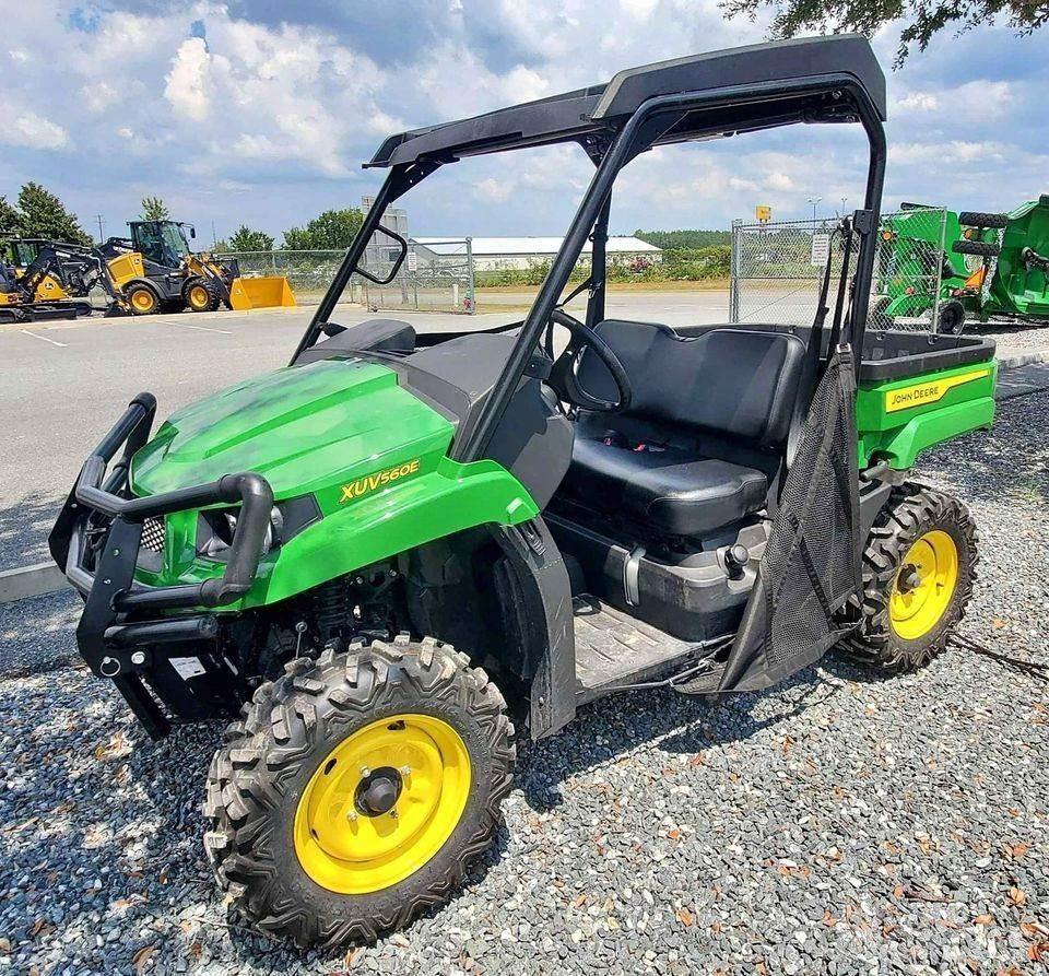 John Deere 560E Hjælpemaskiner