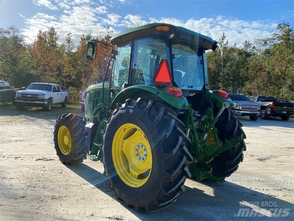 John Deere 6135E Traktorer