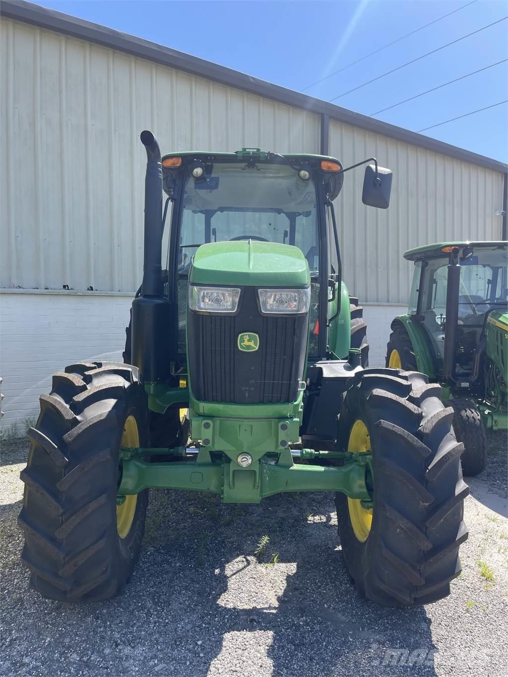 John Deere 6135E Traktorer