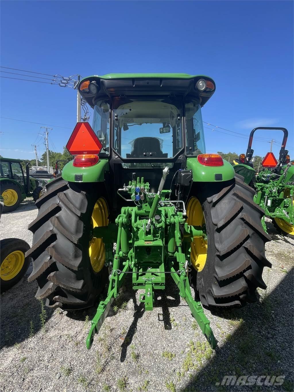 John Deere 6135E Traktorer
