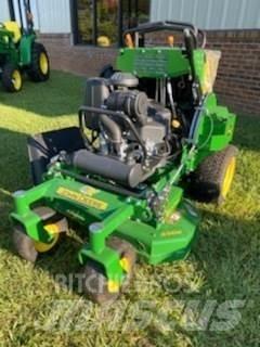 John Deere 636M Traktorklippere