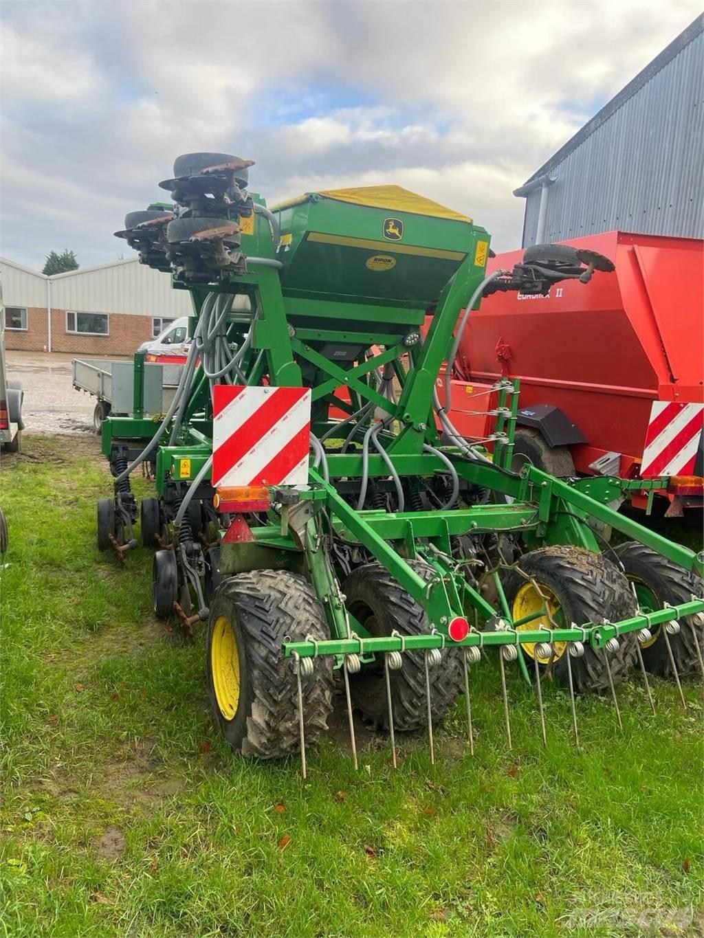 John Deere 750A Såmaskine