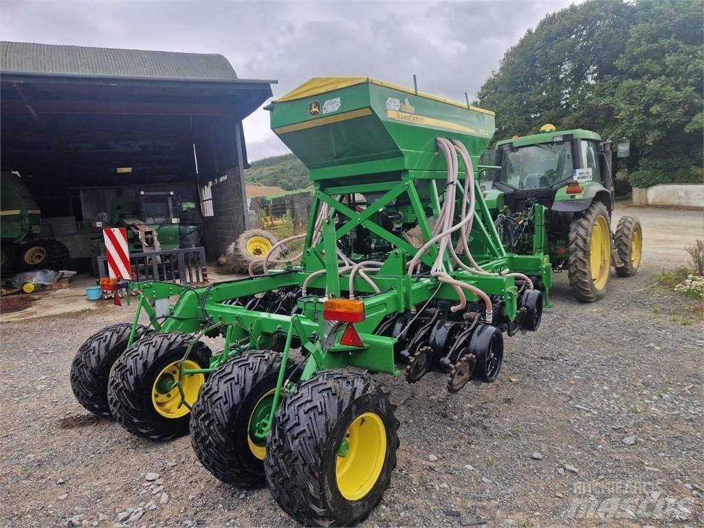 John Deere 750A Såmaskine