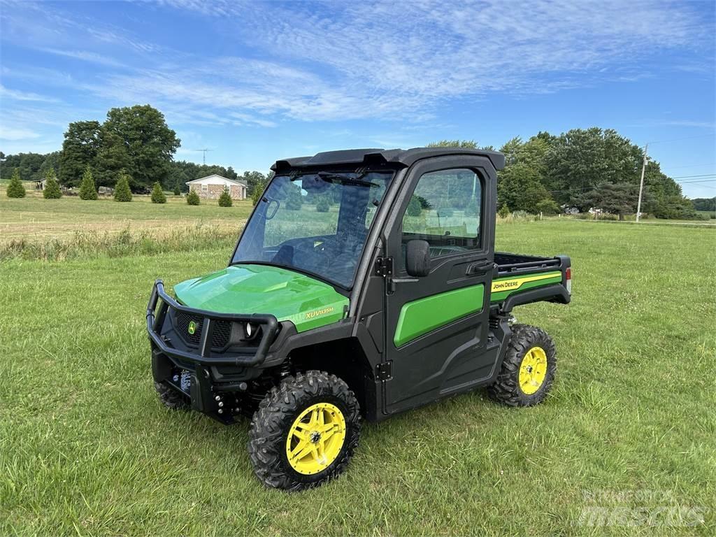 John Deere 835M Hjælpemaskiner
