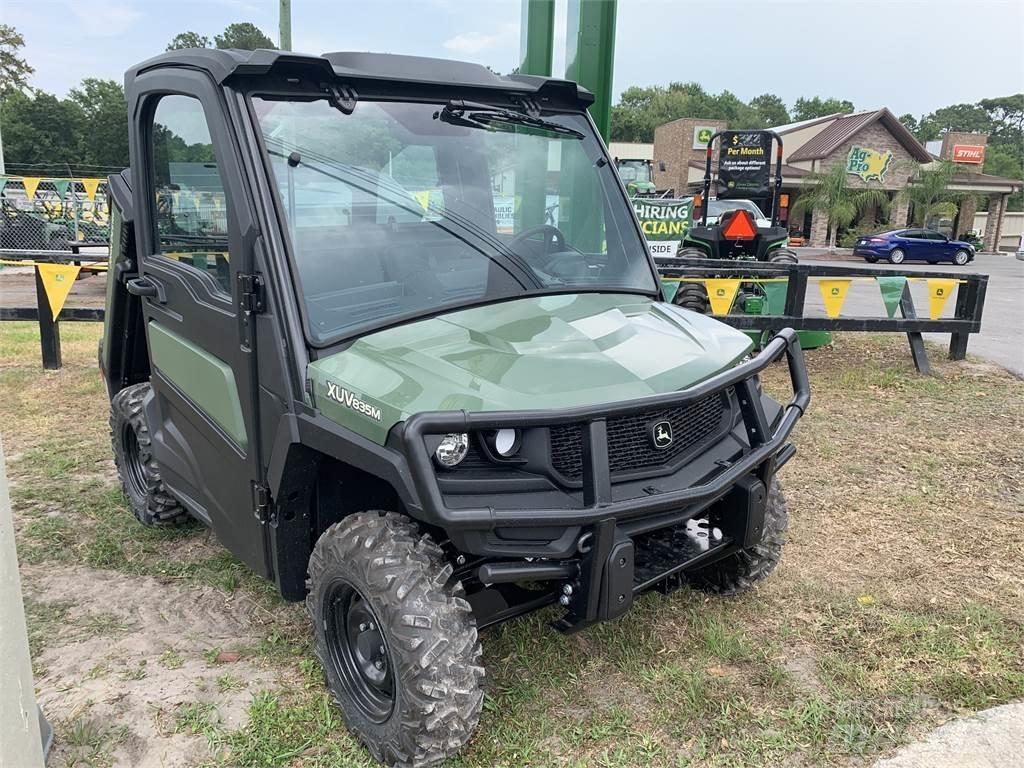 John Deere 835M Hjælpemaskiner