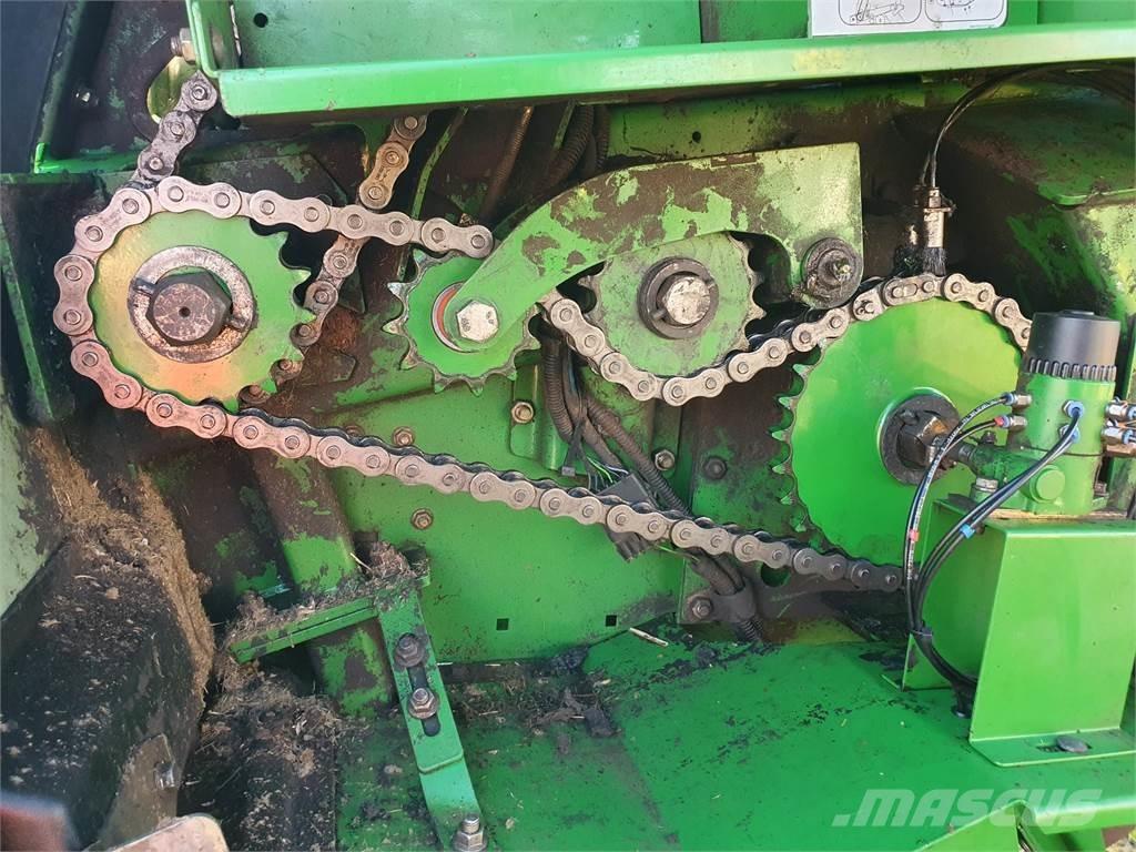 John Deere 854 Rundballe-pressere