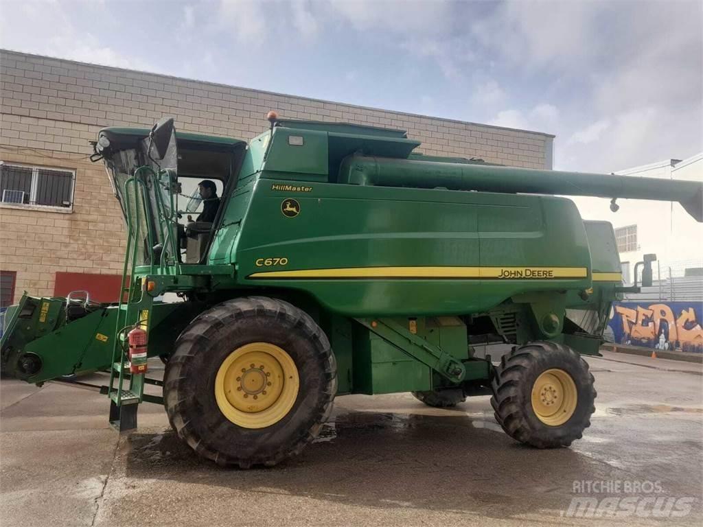 John Deere C670 Mejetærskere