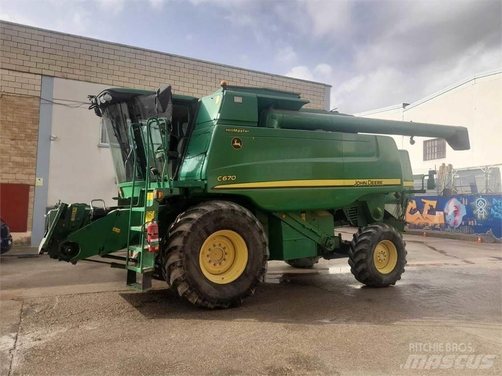 John Deere C670 Mejetærskere