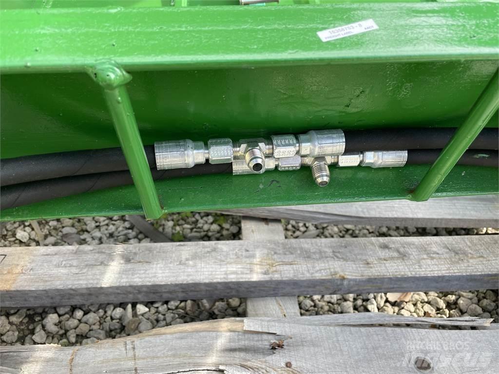 John Deere CR61G Andet tilbehør til traktorer