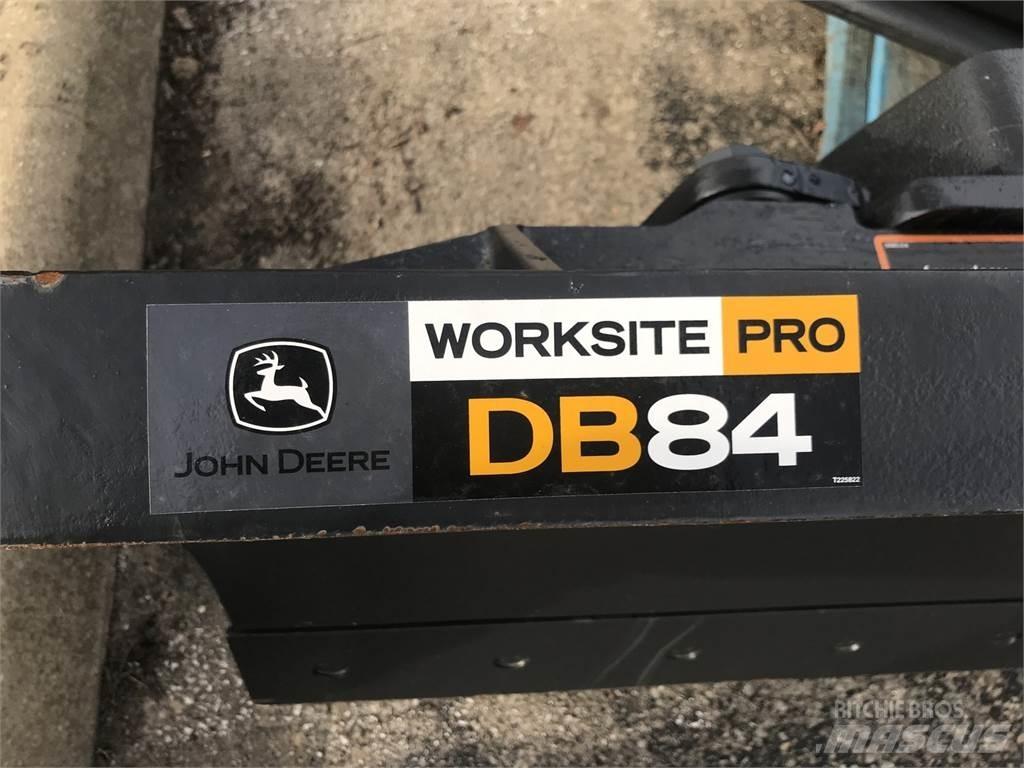 John Deere DB84 Entreprenør - Andet