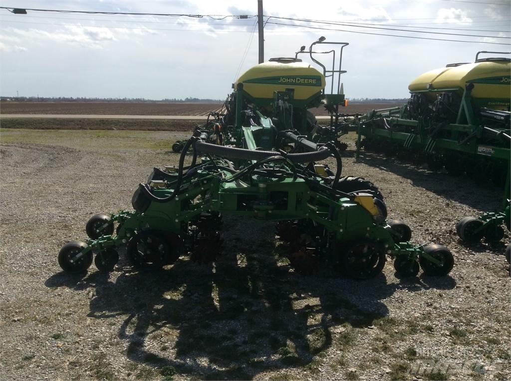John Deere DR18 Plantemaskiner