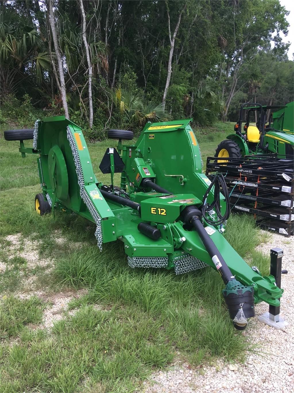 John Deere FC12E Balleskærere og -stablere