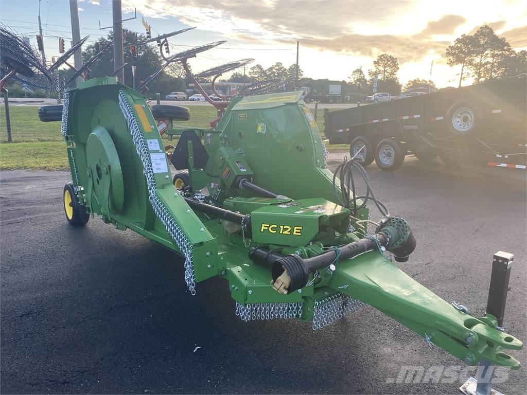 John Deere FC12E Balleskærere og -stablere