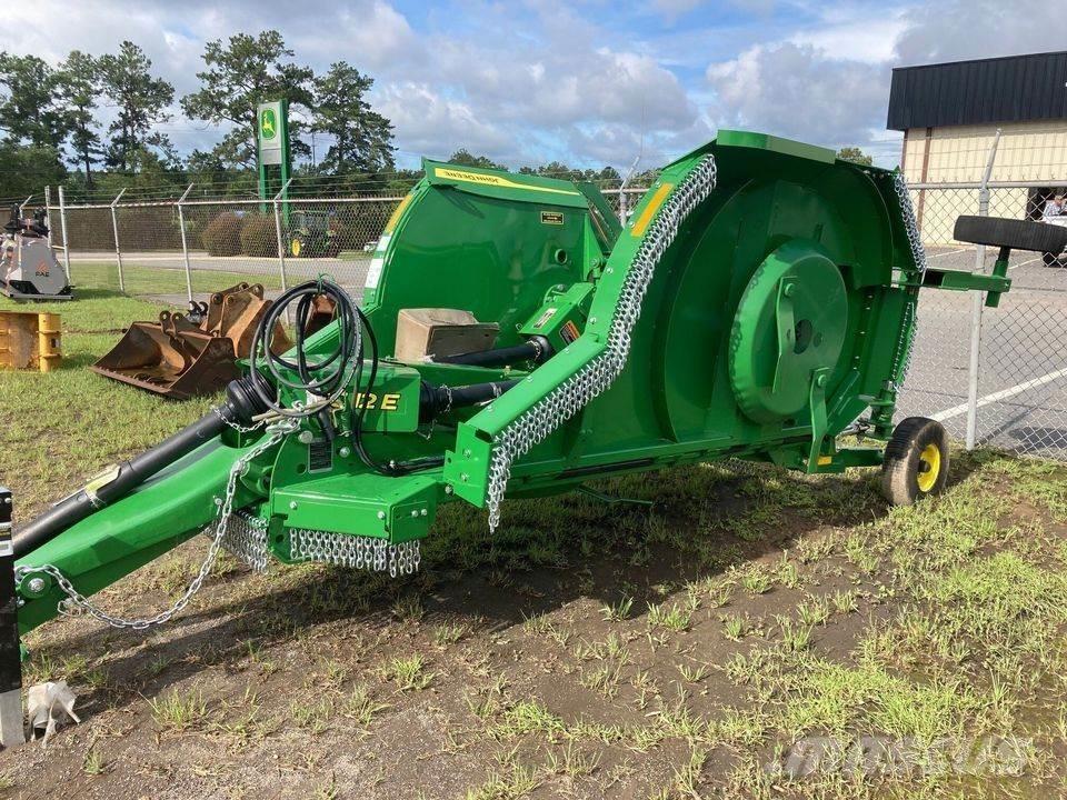 John Deere FC12E Balleskærere og -stablere