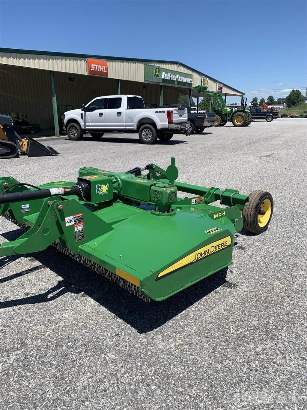 John Deere MX8 Balleskærere og -stablere